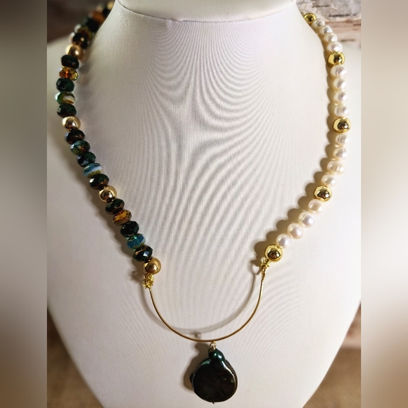 Emerald Glass Beads & Natural Pearls In Assymetrical Necklace W/ Pearl Pendant - Picture 4 of 7
